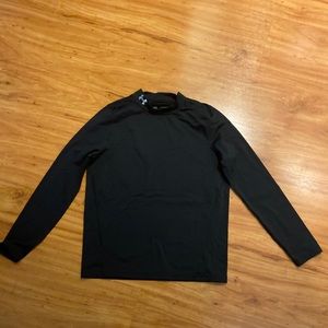 Under Armour cold gear long sleeve fitted YXL